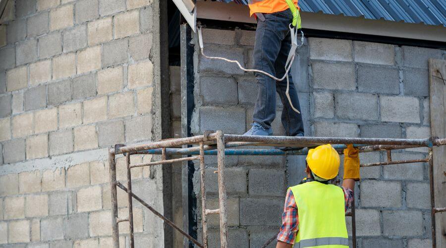 Professional residential roofers in Klamath, CA